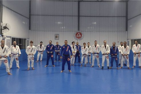 Bjj training in Florianopolis Brazil<br />
Train as much as you can!<br />
Unlimited daily Brazilian Jiu Jitsu training